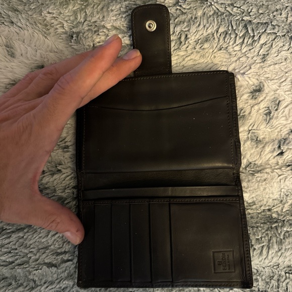 🗣️🚨🔥Men’s or Women’s vintage Pre-Loved Fendi Wallet! Excellent condition! - Picture 2 of 8
